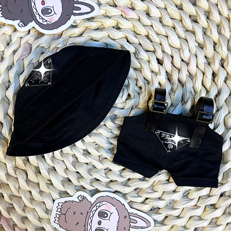 Labubu Urban Style – Elegant Street Look