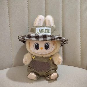 Countryside Vichy Costume for Labubu Figurine – Green Dungarees & "LABUBU" Bucket Hat Edition